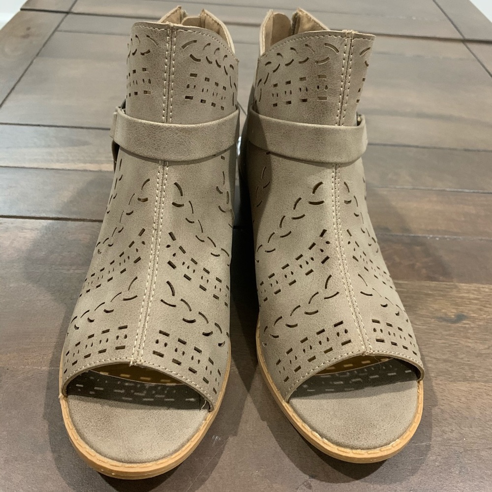 Sugar Open Toe Girls Tan Booties (Size 3)